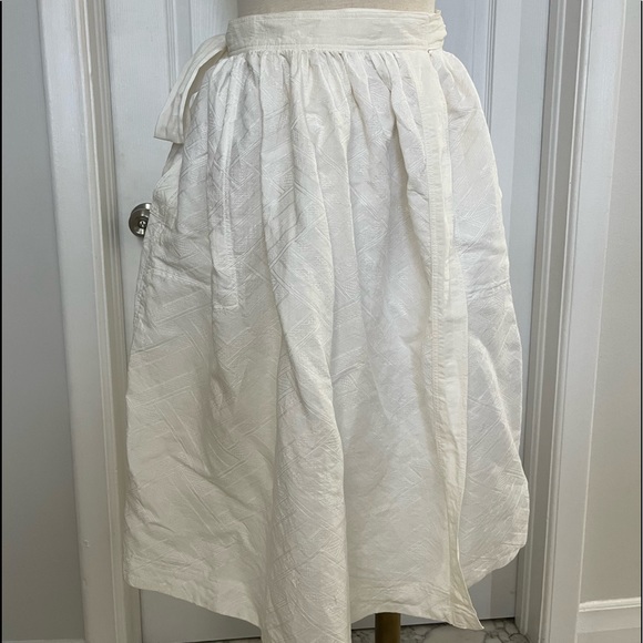 VINTAGE ESCADA FULL WRAP SKIRT IN IVORY WHITE - Picture 3 of 12